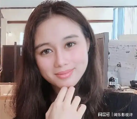 赌王幼女何超欣进清华攻读硕士哥哥何猷君发文全家为你骄傲