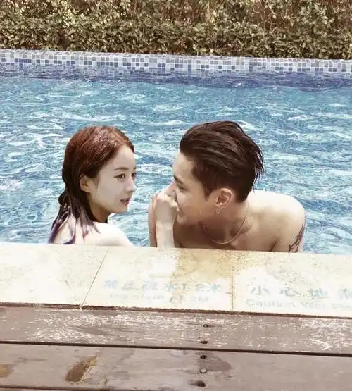 嗑张艺兴杨紫的和嗑吴亦凡赵丽颖的cp粉,是不是同一批人?