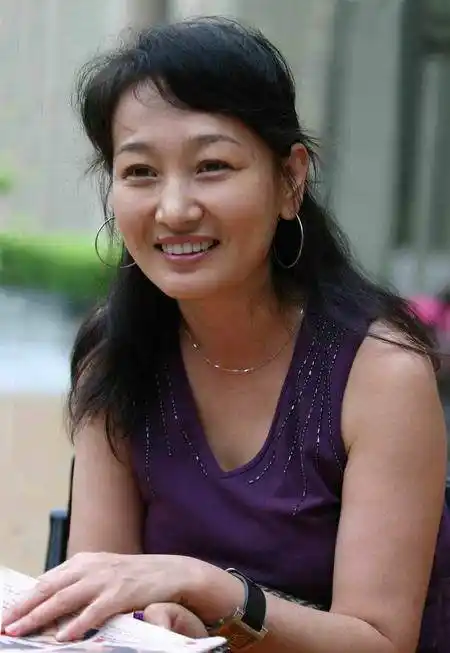 腾格尔前妻披露昔日恩怨 八载缘尽无遗恨(组图)