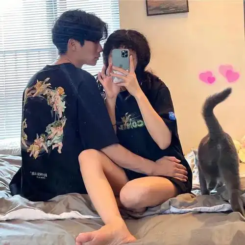 情侣头像只不过一堆闹心事没拿出来说哪有什么岁月静好