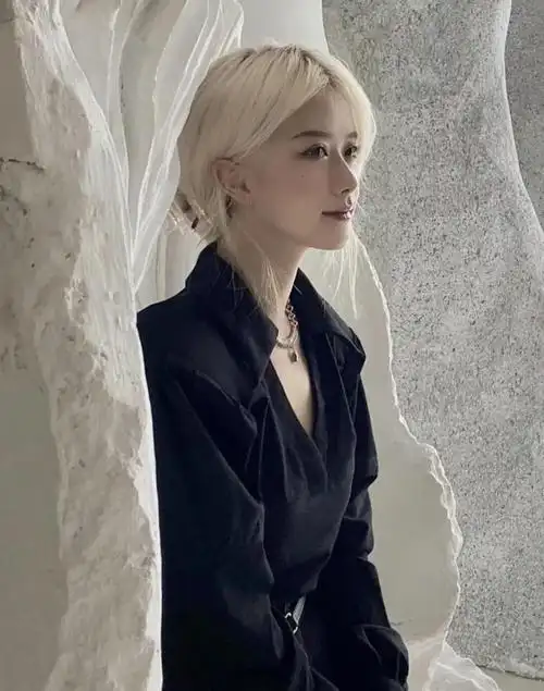 自信独立霸气女人图片,女人自信霸气的图片