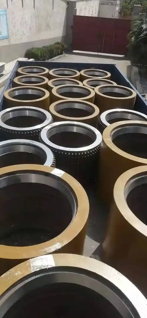 对辊破碎机辊皮厂家 高锰钢耐磨辊皮拆装 对辊破合金辊皮 经久耐用