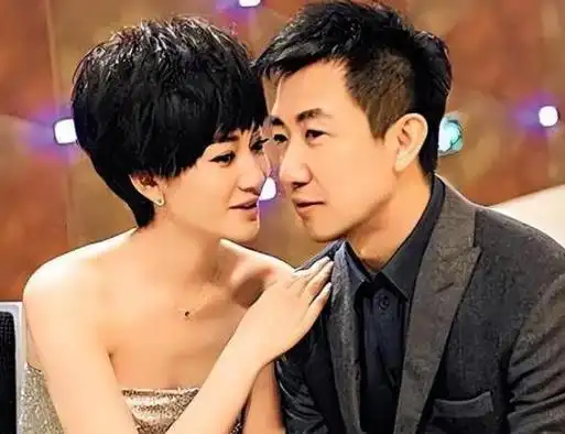 梅婷10岁女儿再演电影搭档宋佳赵又廷等大合照站位抢镜