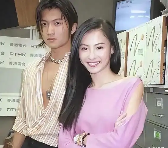谢霆锋张柏芝关系的谜点重重,如今才明白,原来自作多情的不是她