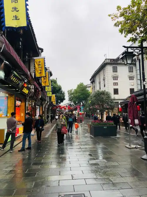 走进杭州河坊街步行街