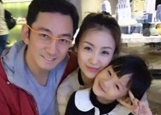 石洋子虽然出道多年,塑造了不少经典角色,不过因为没有人脉资源,一直