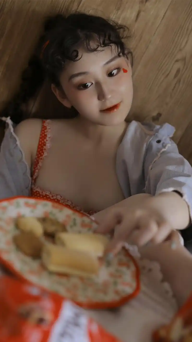 内衣美女手机壁纸图片.美桌小编精选挑选出来的大家喜爱的壁纸,如果你