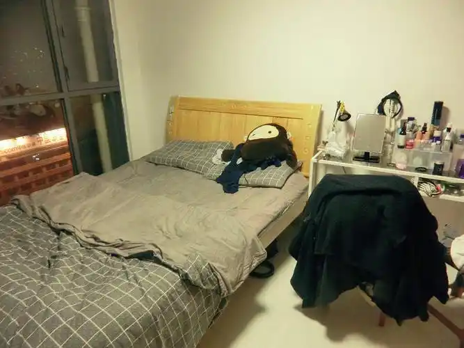 1.5米床睡两个人效果图