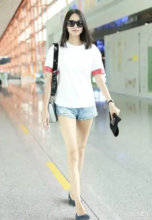 中国内地时尚模特,影视演员,身高182cm,体重57kg