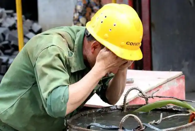 工地上混住在一起的假夫妻不尴尬吗老工人道出背后无奈