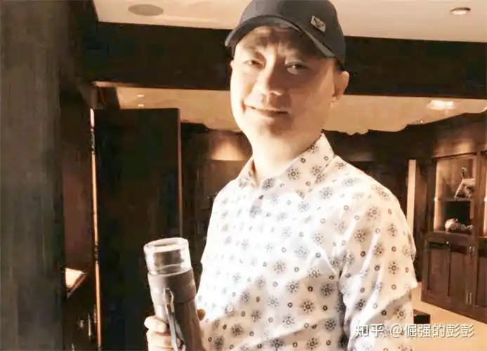 故事:老年生活凄惨的崔永元,终于获得了"英雄"的称号! - 知乎