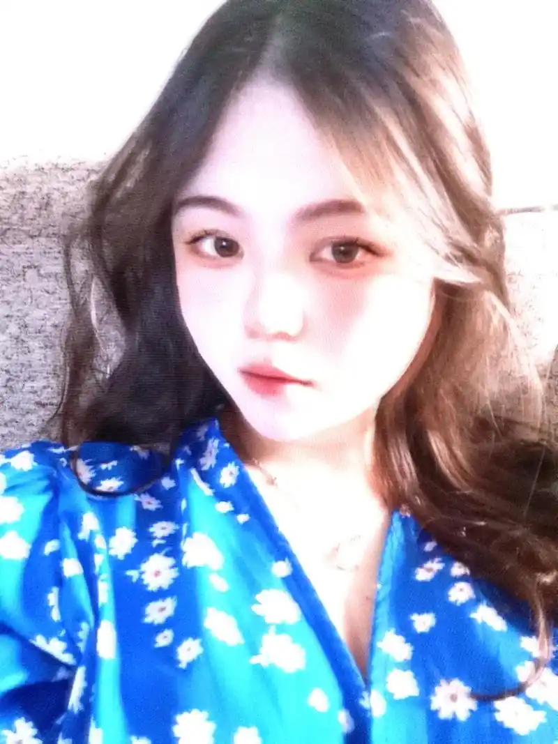 不做搞笑女做擦边女吧  #分享照片  - 抖音