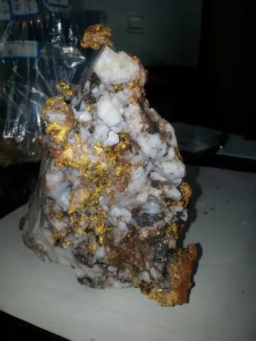 请问这块金矿石价值大概是多少?