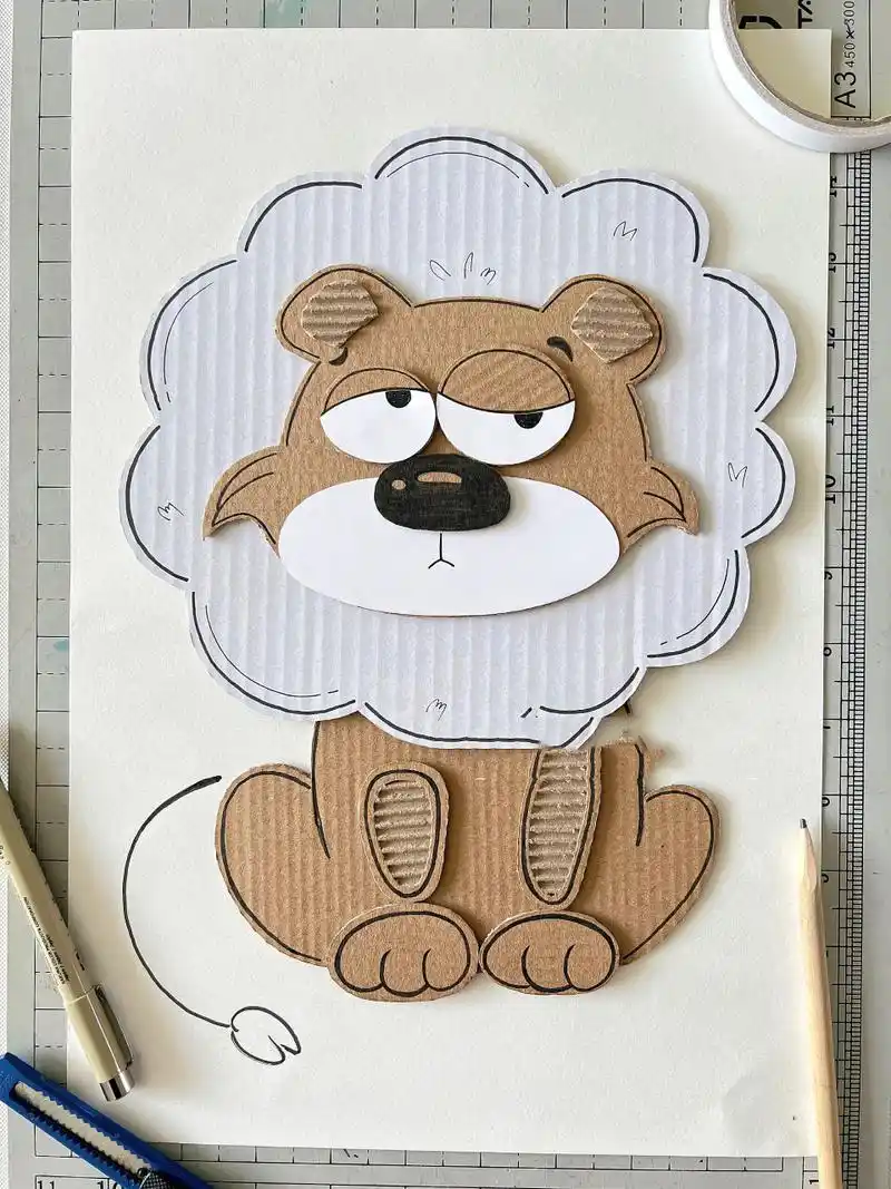 快递箱改造|幼儿园纸皮画环创《小狮子》0315 材料:快递箱废纸皮