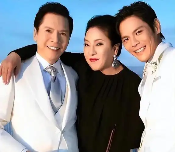 向佐和向佑被吐槽长相发文怒怼不要写我弟弟不会原谅任何人