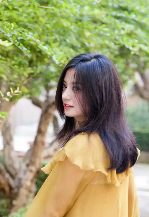 赵薇大学时期的照片可真美 难怪让黄晓明一见钟情