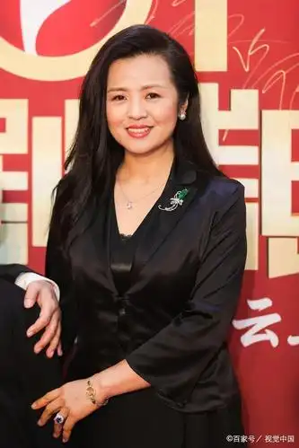 60岁得子72岁仍奔波赚钱不敢老王刚三婚娶小20岁网友找罪受