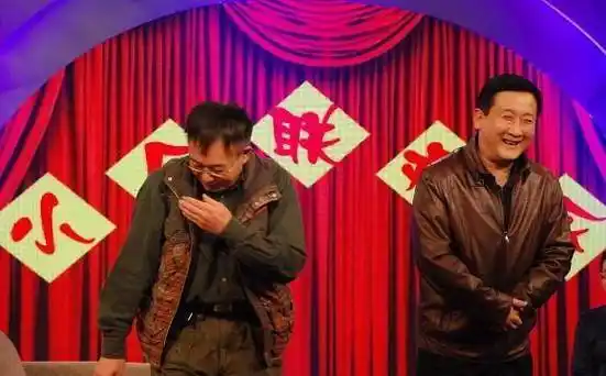 两次救过梁天性命,"欺负"过张铁林,他被葛优称为最好的演员_谢园_先生