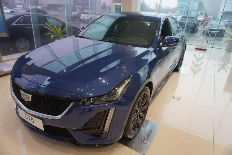 2021款凯迪拉克ct5到店,外观运动时尚,配置完善,10at换挡流畅-八戒说