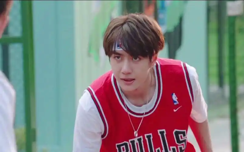 【王一博|陪你到世界之巅】季向空打篮球,是心动啊!