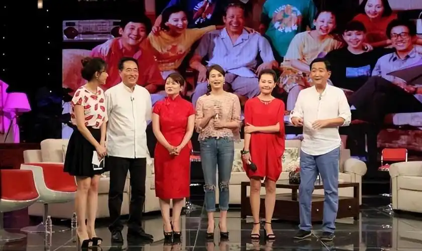 回顾英宁离婚后娶妻生子赵明明却至今未婚她在追求什么