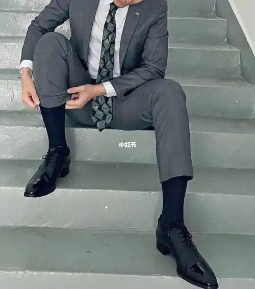 正装皮鞋  #男士西装穿搭  #皮鞋黑袜