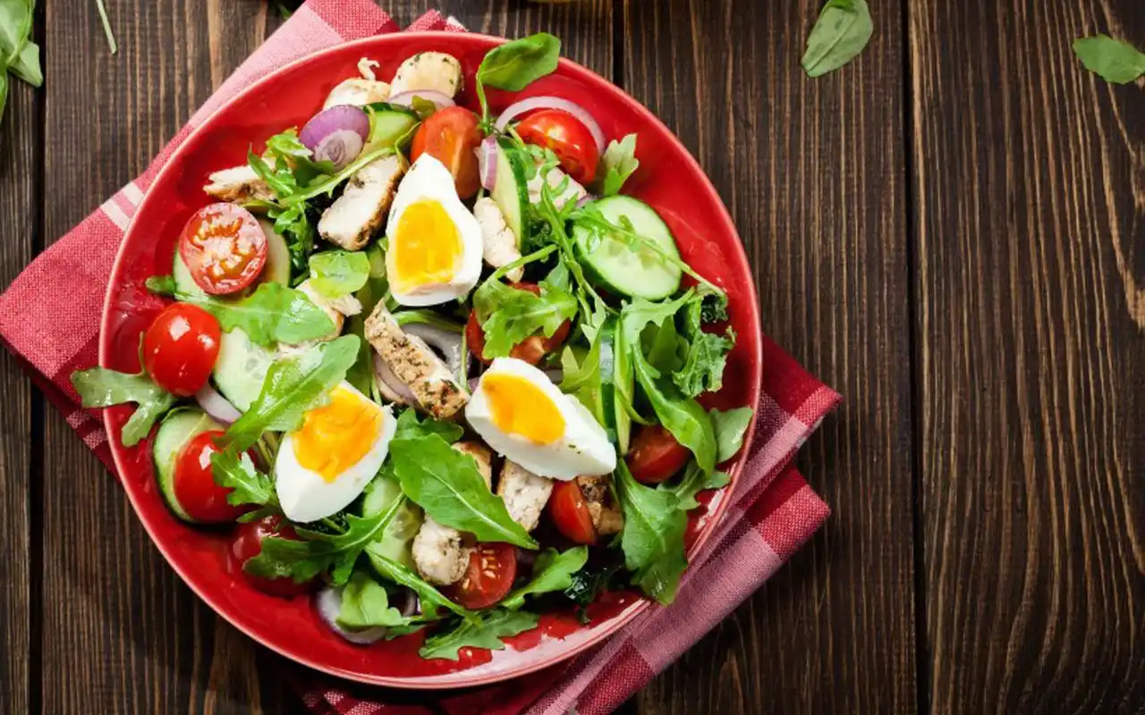 美味可口的绿色蔬菜沙拉图片桌面壁纸