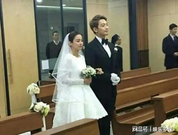 金泰希曾以我爱帅哥拒绝rain:走过事业低潮依旧甜蜜全因懂得陪伴