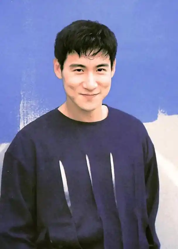 张学友感染rsv上热搜!曾被父亲和哥哥伤害,他怎样对待他们?