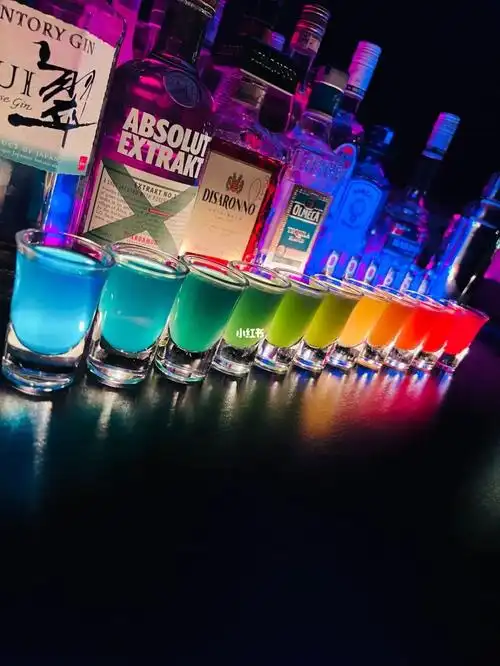 彩虹鸡尾酒
