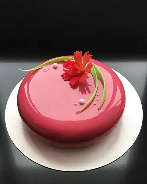 蛋糕师МакееваГалина制作的镜面蛋糕,不只娇艳美丽,更是