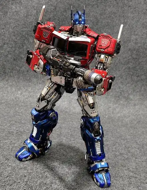 博主"shentutoybox"展示了一组拿可工作室出品的cr-05擎天柱.