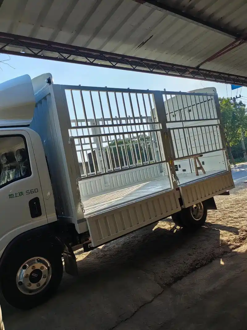 高栏改侧开,滑动雨逢