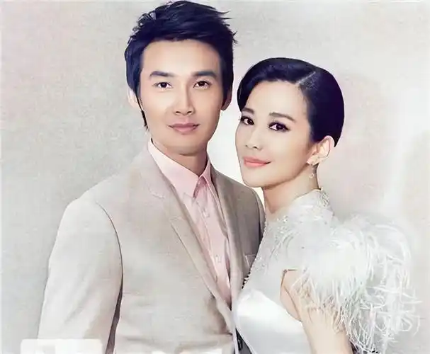 回顾陈松伶遭三重打击抑郁嫁小8岁演员张铎现苦尽甘来终无悔