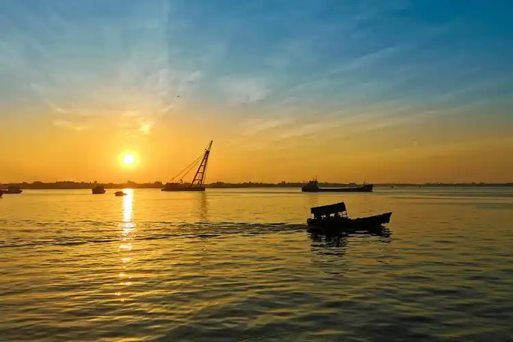 渔人码头港湾日出