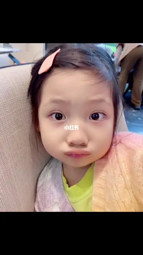 人类幼崽果然是情绪化的,尤其是小女生,本来还嘟嘴卖萌,结果开玩笑地
