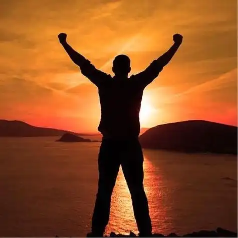 充满正能量阳光向上有朝气的图片头像