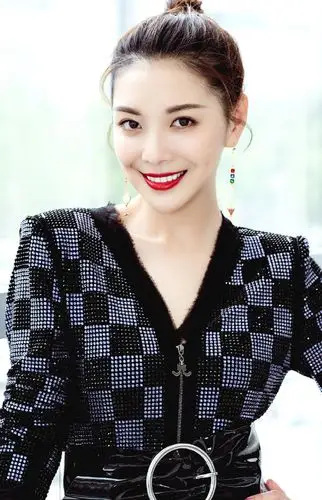 知性优雅——北京卫视主持人栗坤