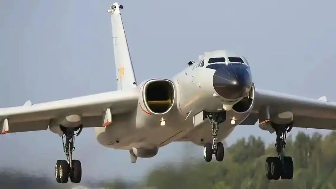 中国研制的中远程轰炸机 轰-6k型轰炸机(中文命 - 抖音