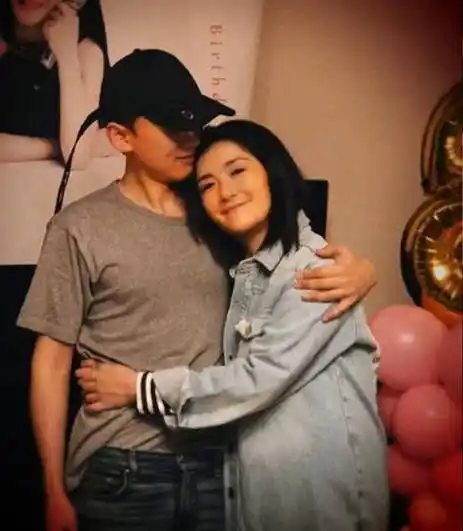 谢娜疑似产下二胎,她的闺蜜却在孕期营业,两人待遇差别大_奚梦瑶_张杰