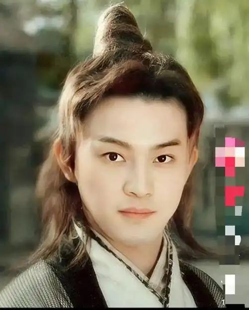 沙溢和沈腾年轻的时候确实是帅哥,两人都被称为军艺校草.