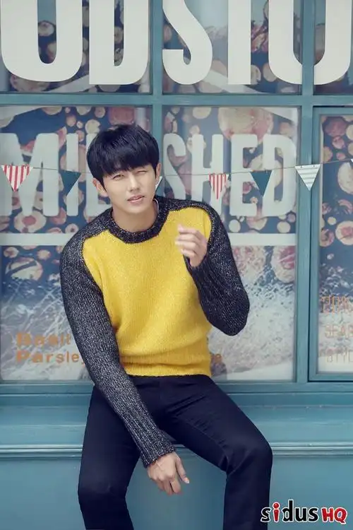 任瑟雍写真照公开 男友形象魅力十足