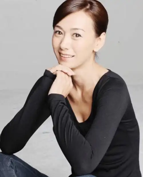 演员齐欢:出道多年零绯闻,不炒作,如今43岁仍单身_表演_演技_部队