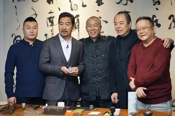 张国立当众内涵张铁林,王刚机智调侃解围