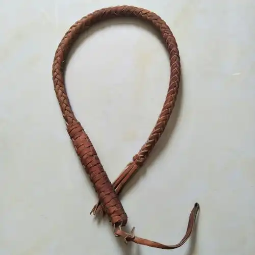 特价鞭子牛皮马鞭皮鞭调教教鞭防身限量先抢马鞭