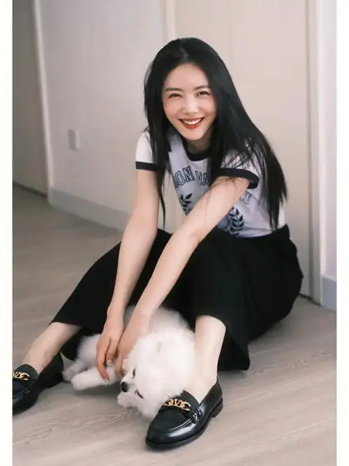 蔡文静自然清新