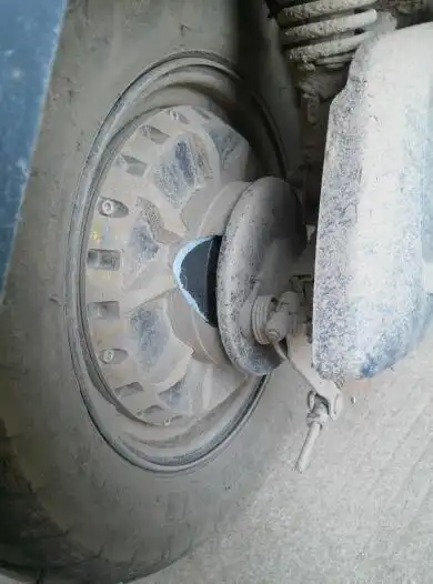 电动车后轮这个位置裂开了,影响大吗?