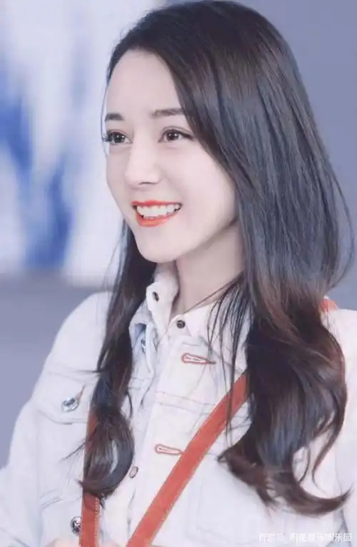 迪丽热巴双子座.