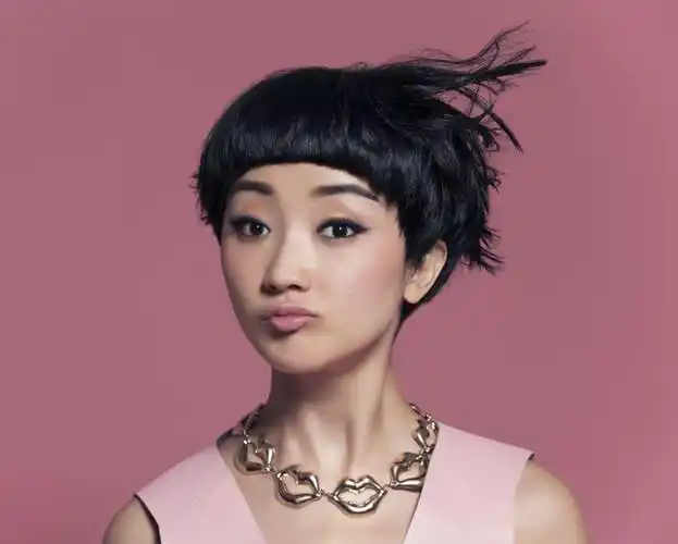 张瑶最新短发锅盖头活泼搞怪,女明星图片,发型图片