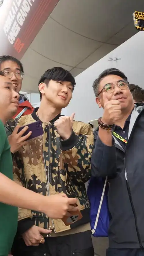 林俊杰f1颁奖嘉宾##亚洲天王林俊杰